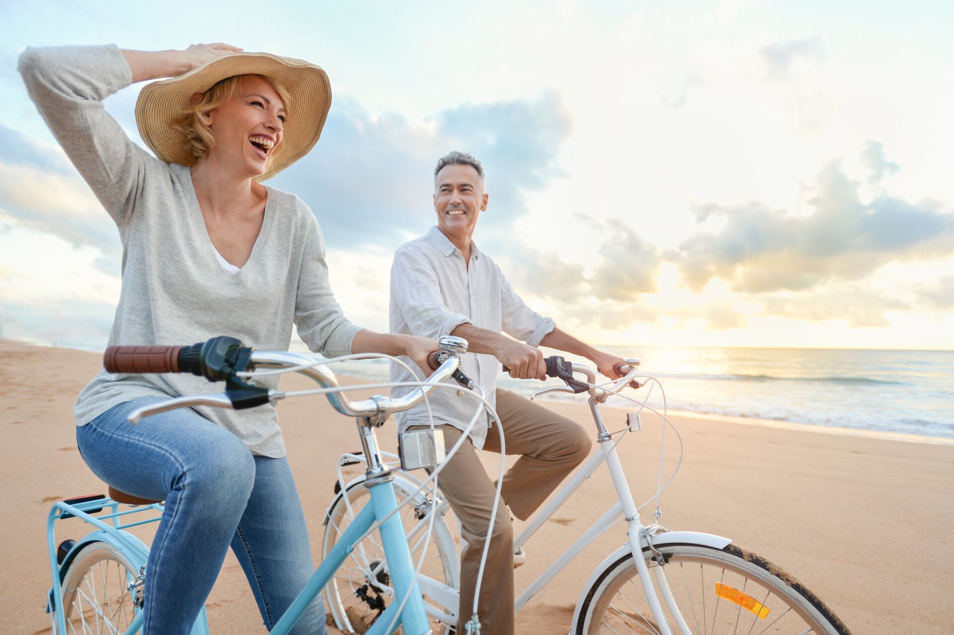 Fahrrad Pärchen Broschüre 2020 10 i Stock 959016450 ohne Berge