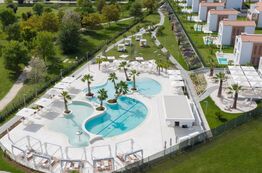 Bild Pareus Beach Resort - Ferienapartments und Villen mit großem Pool in Italien